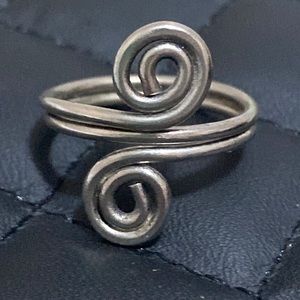 Swirl ring